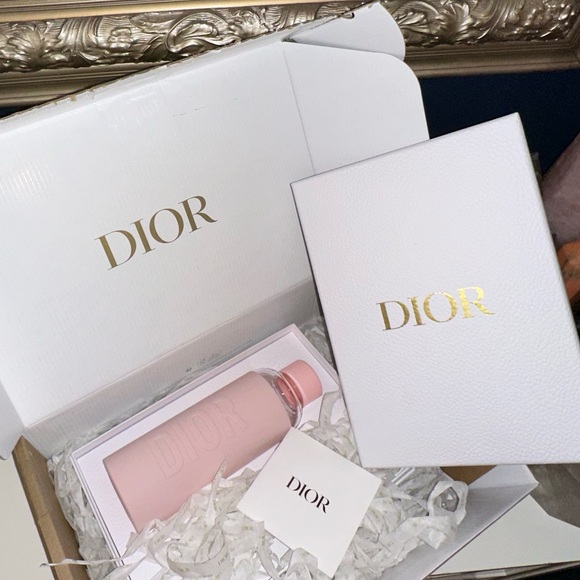 NIB Limited Edition Christian Dior Glass Water Bottle - Picture 3 of 9